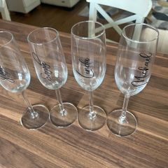 champagne glasses