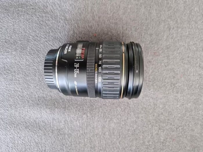 Canon EF 28 135mm f/3.5 5.6 IS USM Lens