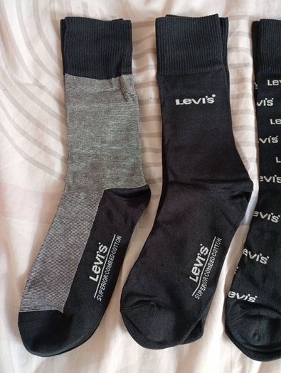 4 Pair Set of Levi's Socks ((Fully Authentic))