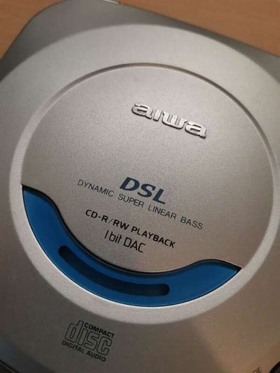 AIWA XP-V312 Portable CD Player