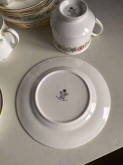Royal Albert Belinda 18 piece tea  set