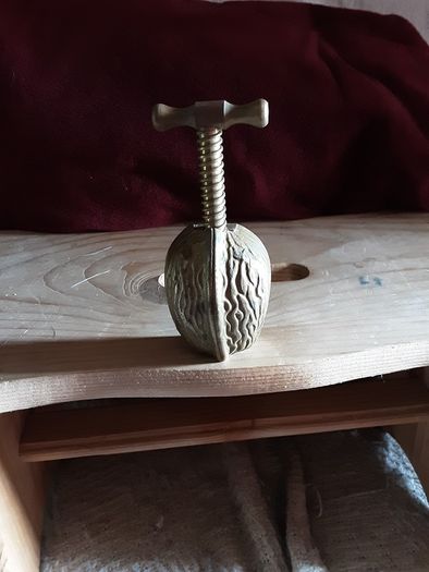 brass nut nut cracker, ideal for parties