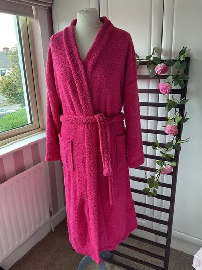 dressing robe bnwt size medium cerise pink skims dupe