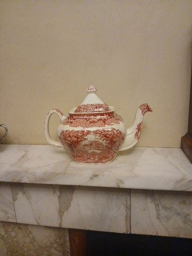 Tea pot