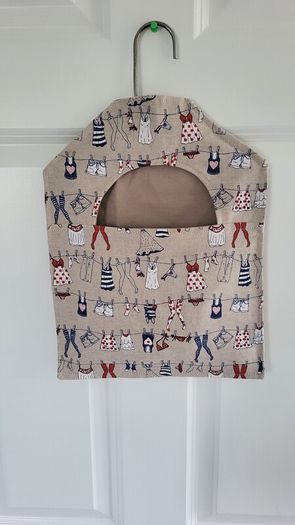 Peg bag. Fully lined.