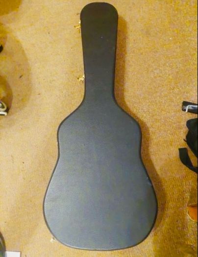Hardcase for acoustic guitar