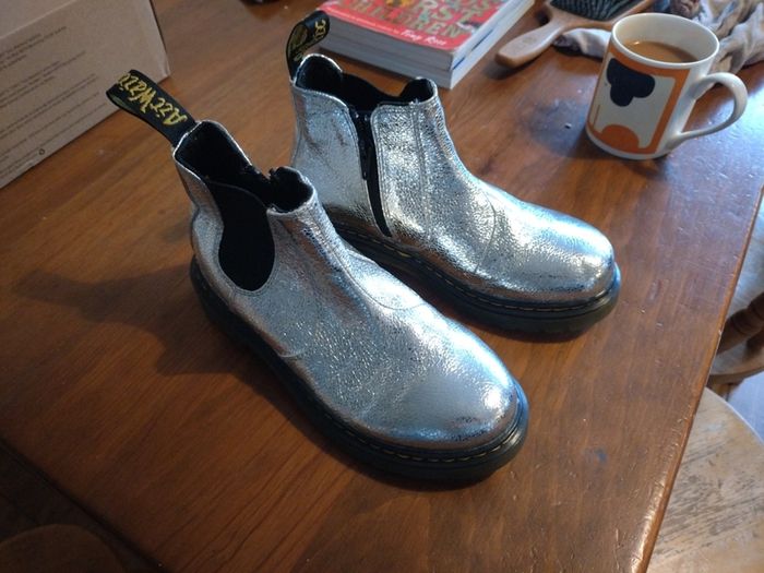 Dr Martens Youth 2976 Crinkle Metallic Chelsea Boots Silver UK1