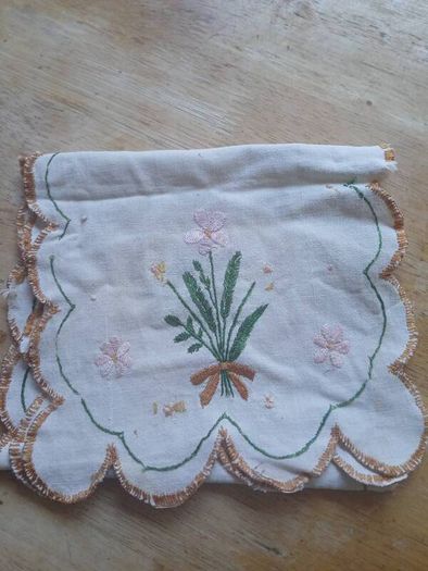 Vintage  Embroidered Settee Runner4