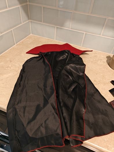 Halloween costume vampire Dracula 7/8 years old