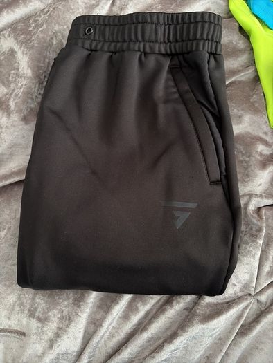 Grid tracksuit