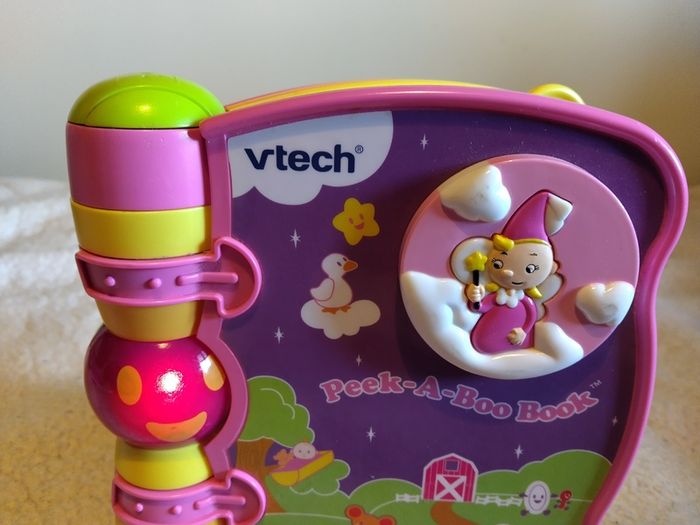 Vtech Peek A Boo Musical Interactive Book