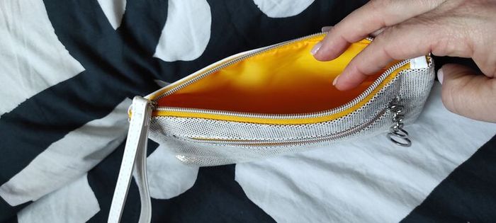 Elizabeth Arden makeup bag. Brand New.