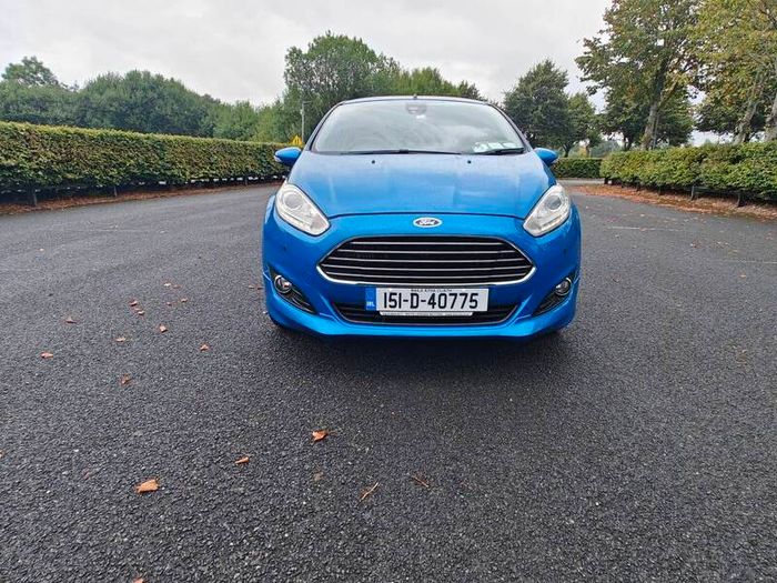 2015 Ford Fiesta Automatic low mileage