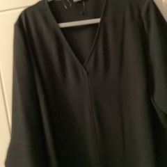 Size 24 black ladies dress half sleeve never worn