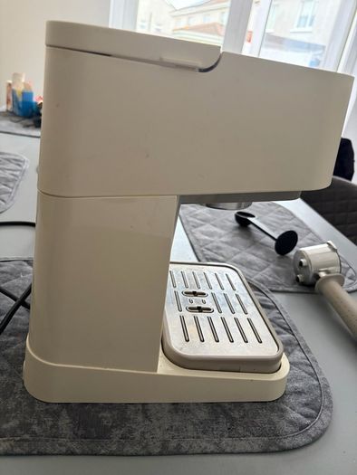 DeLonghi Stilosa Manual Espresso Machine EC260.CR