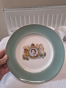 Queen Elizabeth II Silver Jubilee Plate