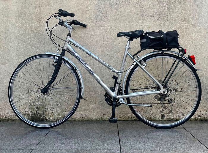 Orbis Asteria Hybrid Commuter Bike  Excellent Condition  Fully Equipped