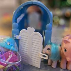 Pretty Parlour 1982 Complete (no box) with Peachy and Twinkles the Cat MLP G1 My Little Pony Accessories Playset