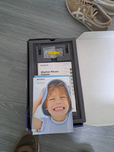 Sony Digital photoframe (new and unused)