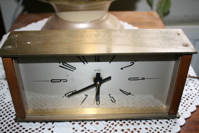 Vintage Metamec electric clock