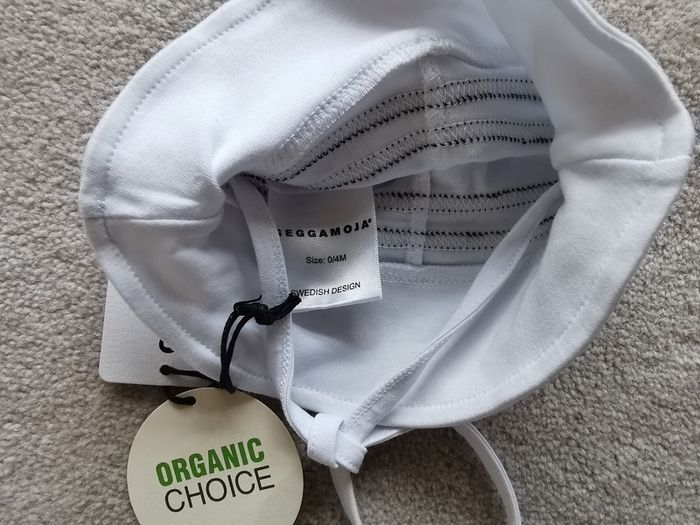 Baby hat BNWT, summer
