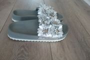 Ladies Sliders