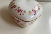 Royal Tara pretty heart shaped trinket dish