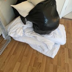 Free used duvets and pillows