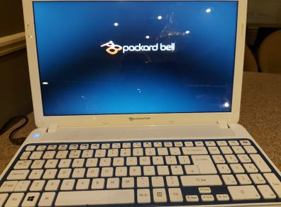 Packard Bell EasyNote TV, 4GB DDR3 Ram, 500GB HDD, Intel B960 Processor, DVD Super Multi DL drive,