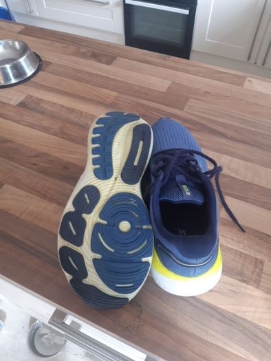 Brooks mens trainers size 9