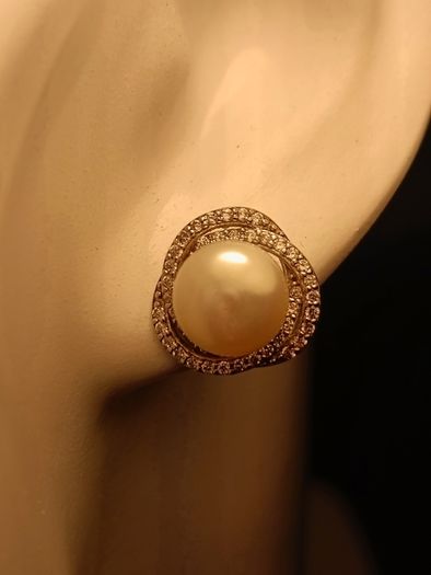 Bargain.Sterling Silver Cultured Pearl and Natural Zircon Pendant and Earrings Set