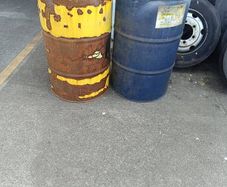 200 litre oil barels
