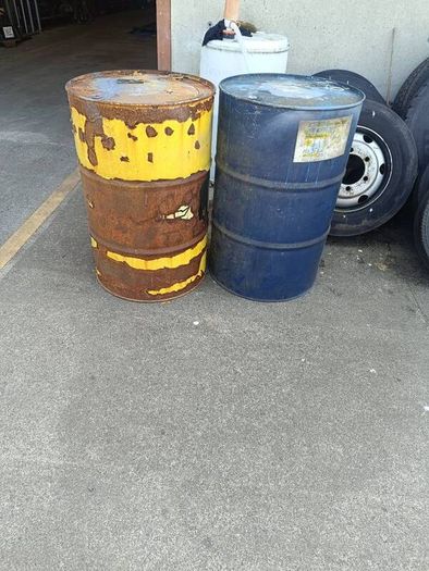 200 litre oil barels