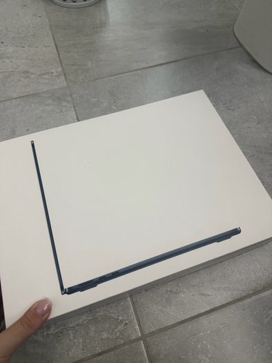macbook air m2 midnight (2022)