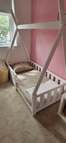 Toddler bed