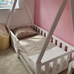 Toddler bed