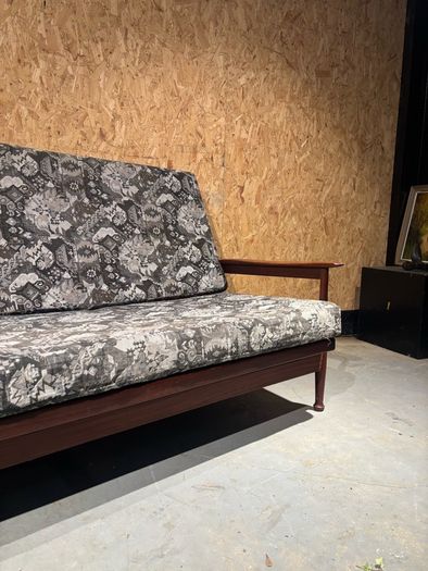 Mid century Guy Rogers Manhattan sofa day bed