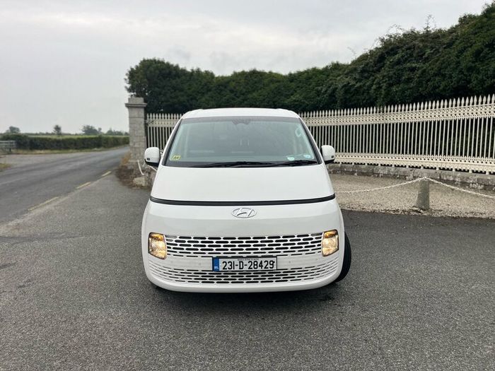 Hyundai Staria 18K km New CVRT Warranty