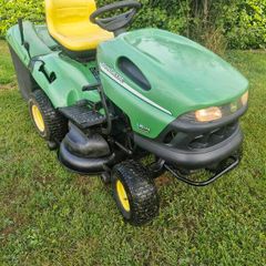 John Deere Lr125 ride on mower