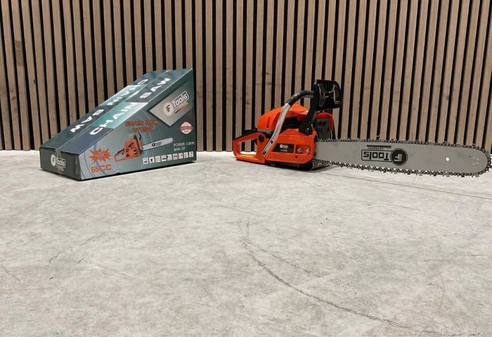 Brand New 55cc Chainsaw