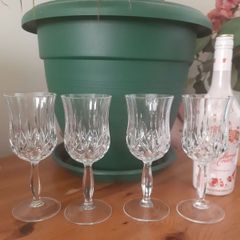 4 crystal wine glasses