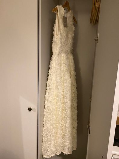 Size 6 Cream 3D Flower Occasion Midi/Maxi Dress from River Island