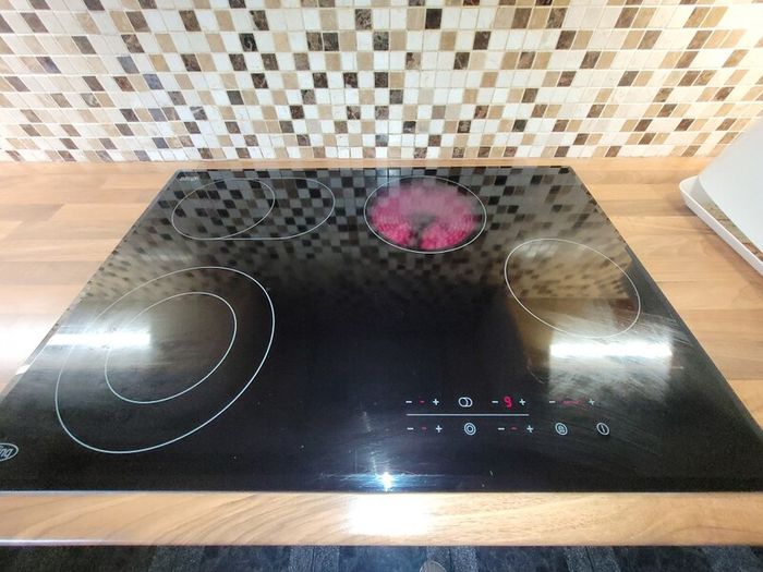 Hob cooker