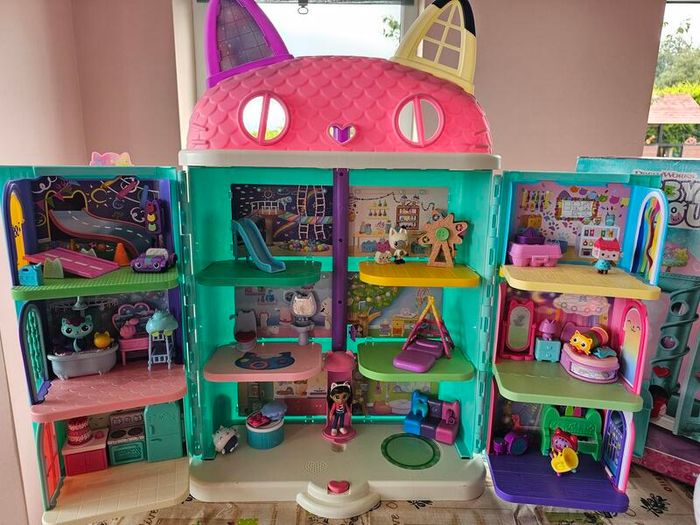 gabbys dollhouse