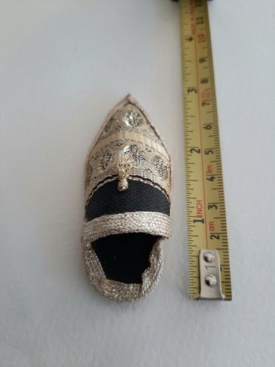 Moroccan slipper fridge magnet