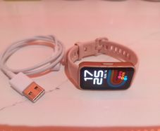 Huawei Band 9 Pink woman