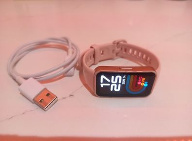 Huawei Band 9 Pink woman