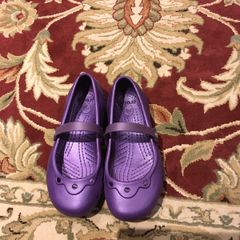 Crocs Shoes size EU-33-34, UK-2