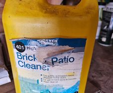 Brick and patio cleaner hydrochloric acid below 10% w/w HCL