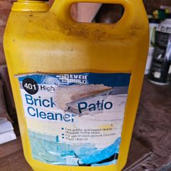 Brick and patio cleaner hydrochloric acid below 10% w/w HCL